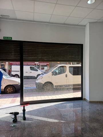 Local comercial en Alquiler en Calle PALACIO VALDES en Vadillos
