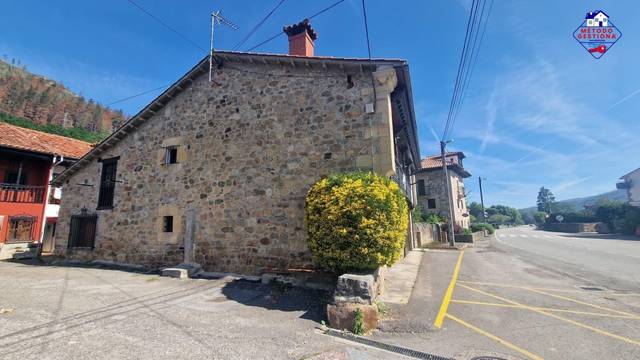 Casa-chalet en Venta en Cabuérniga