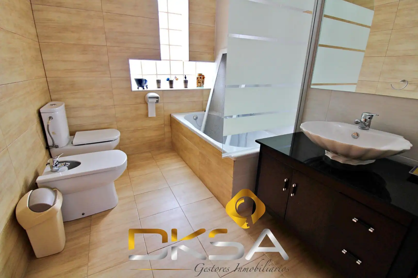 Bathroom of Houses for sale in Castellón de la Plana / Castelló de la Plana  with Air Conditioner, Heating and Private garden