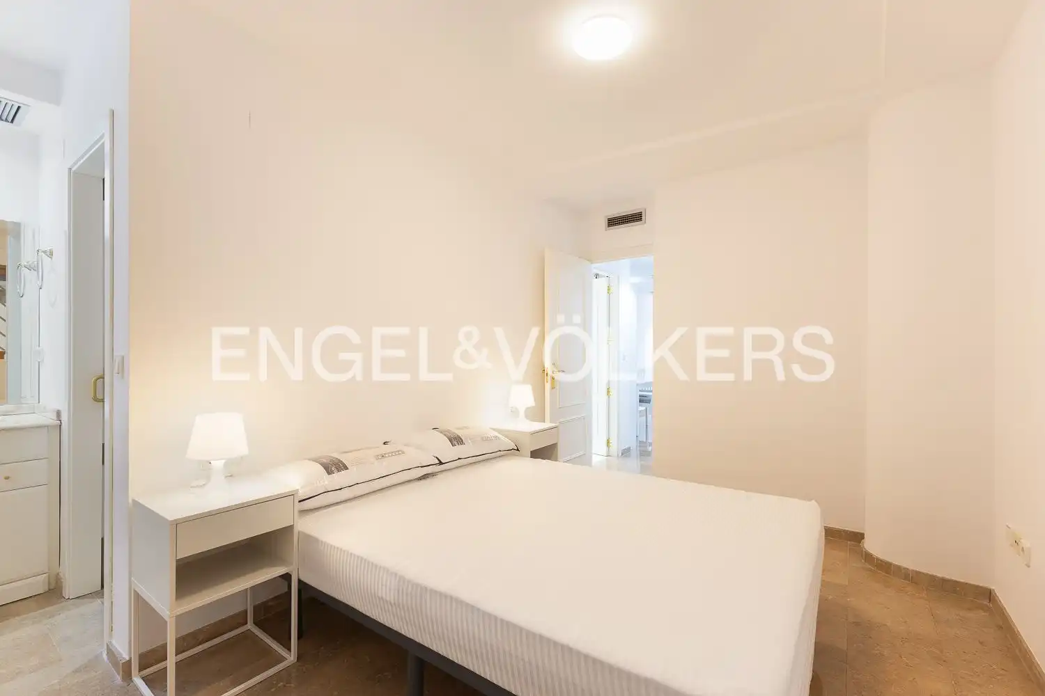 Bedroom of Flat for rent in Valencia  with Air Conditioner, Heating and Swimming Pool