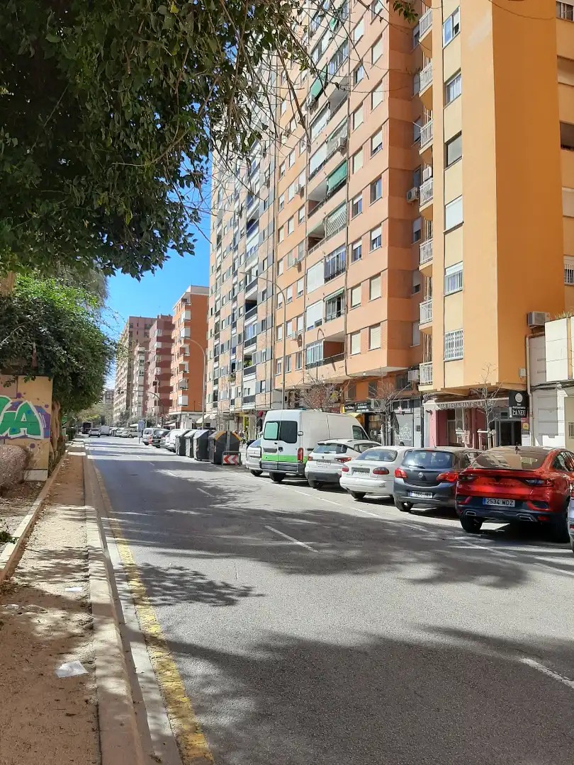 Außenansicht von Garage zur Miete in Valencia