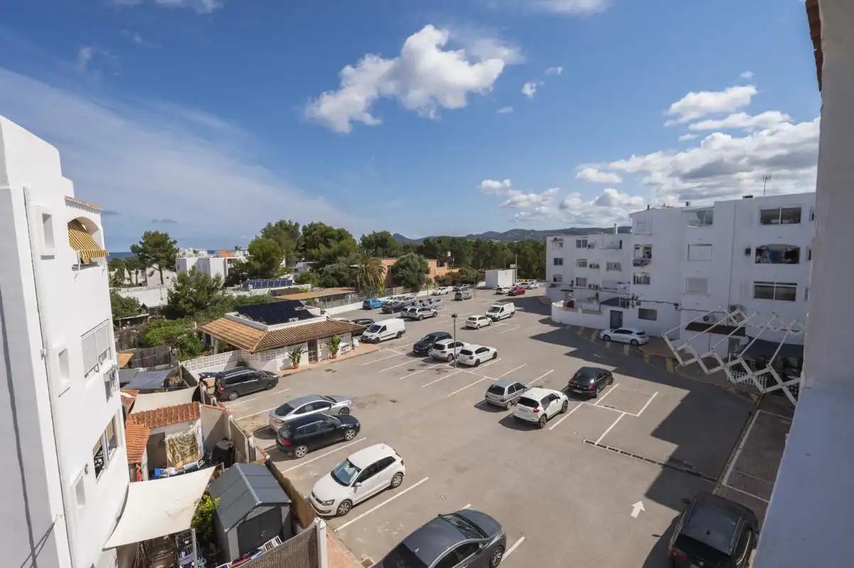 Parkplatz von Wohnung zum Verkauf in Sant Josep de sa Talaia mit Heizung, Terrasse und Balkon