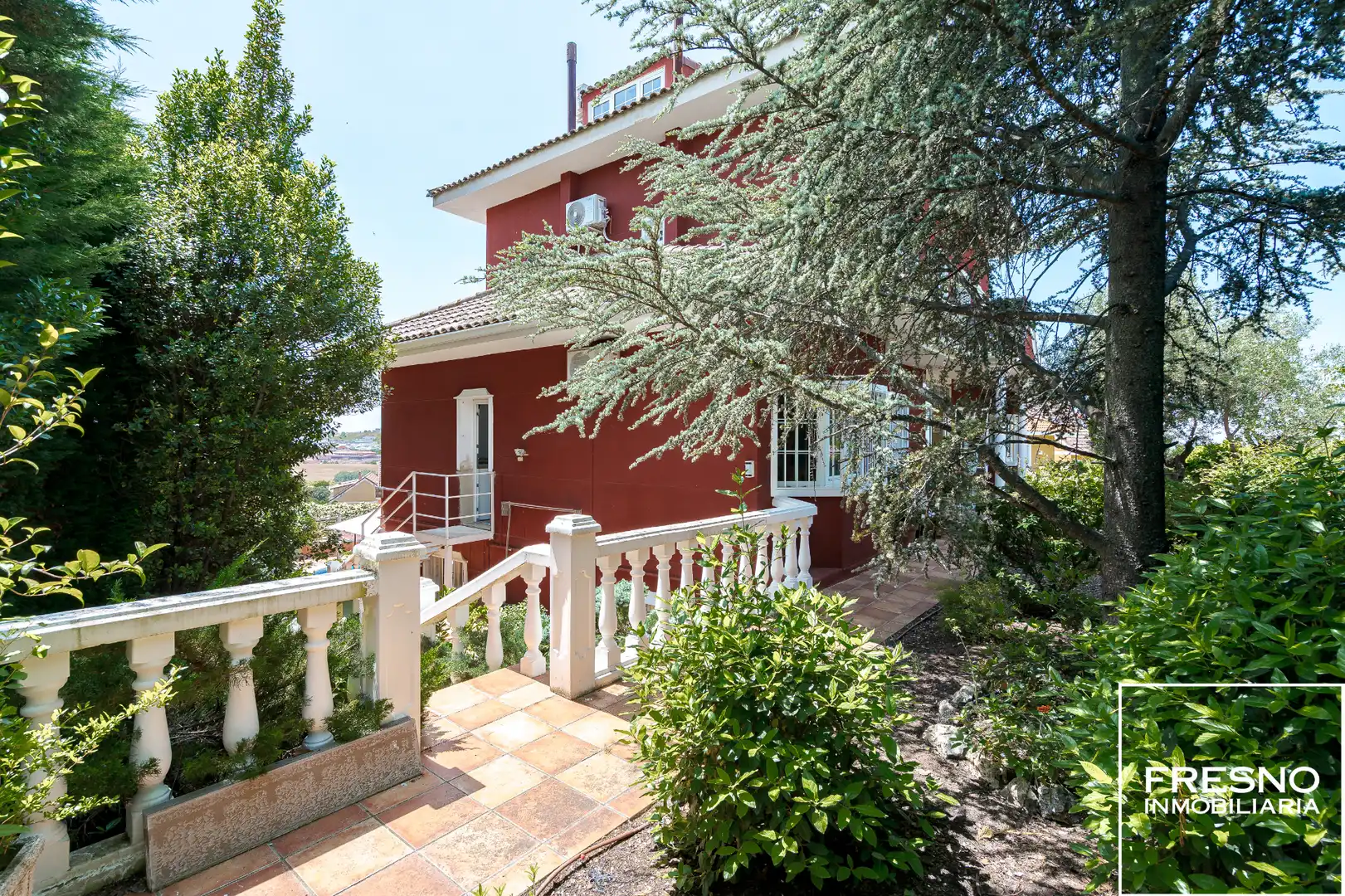 Vista exterior de Casa o xalet en venda en Cobeña amb Aire condicionat, Calefacció i Jardí privat