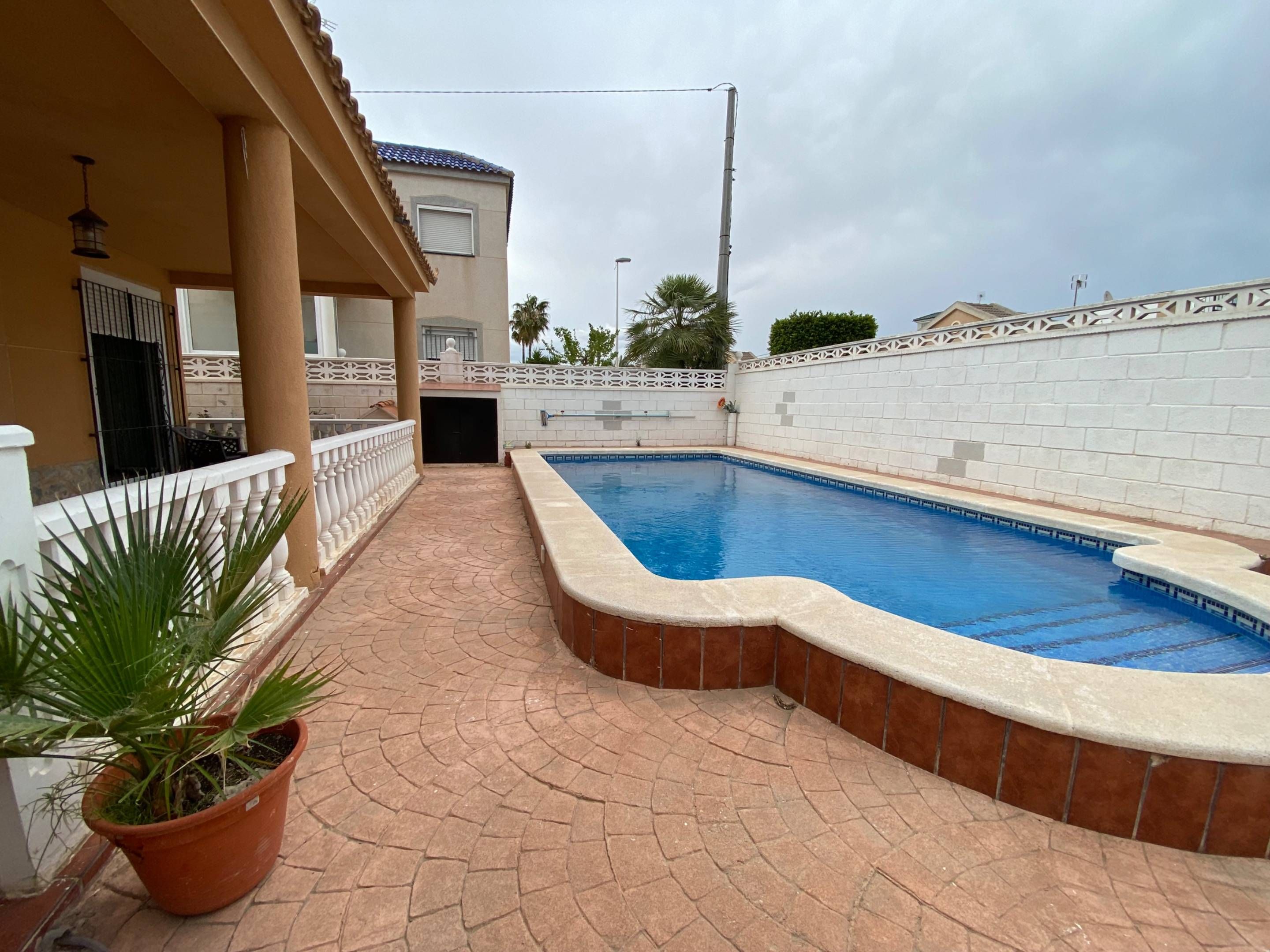 Swimming pool of House or chalet for sale in Elche / Elx  with Air Conditioner, Private garden and Terrace