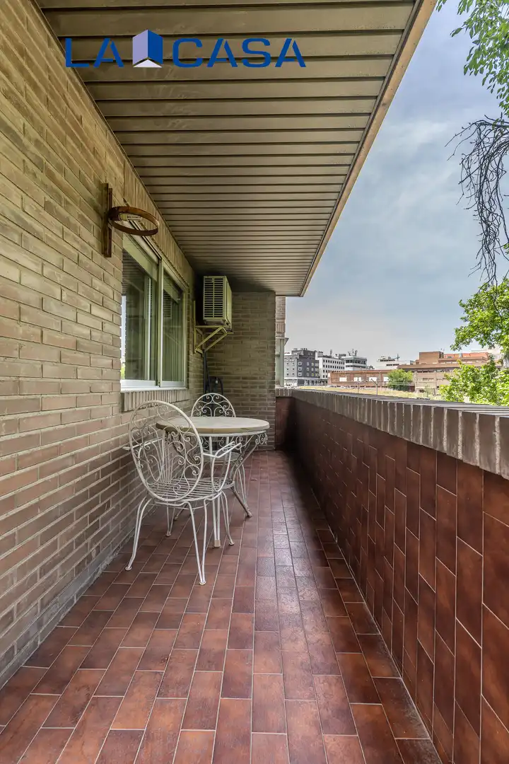 Terrassa de Pis en venda en Madrid amb Calefacció, Terrassa i Piscina