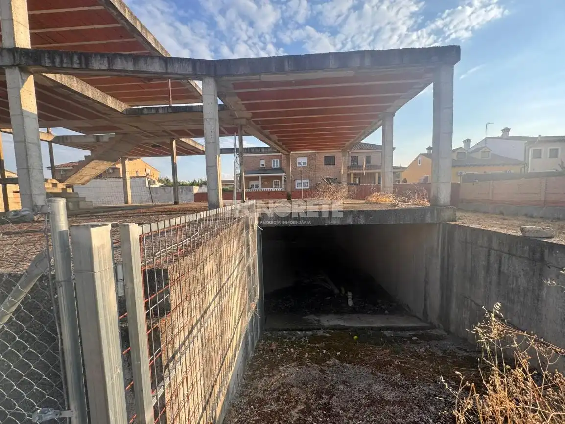 Casa adosada en venta en Calera y Chozas