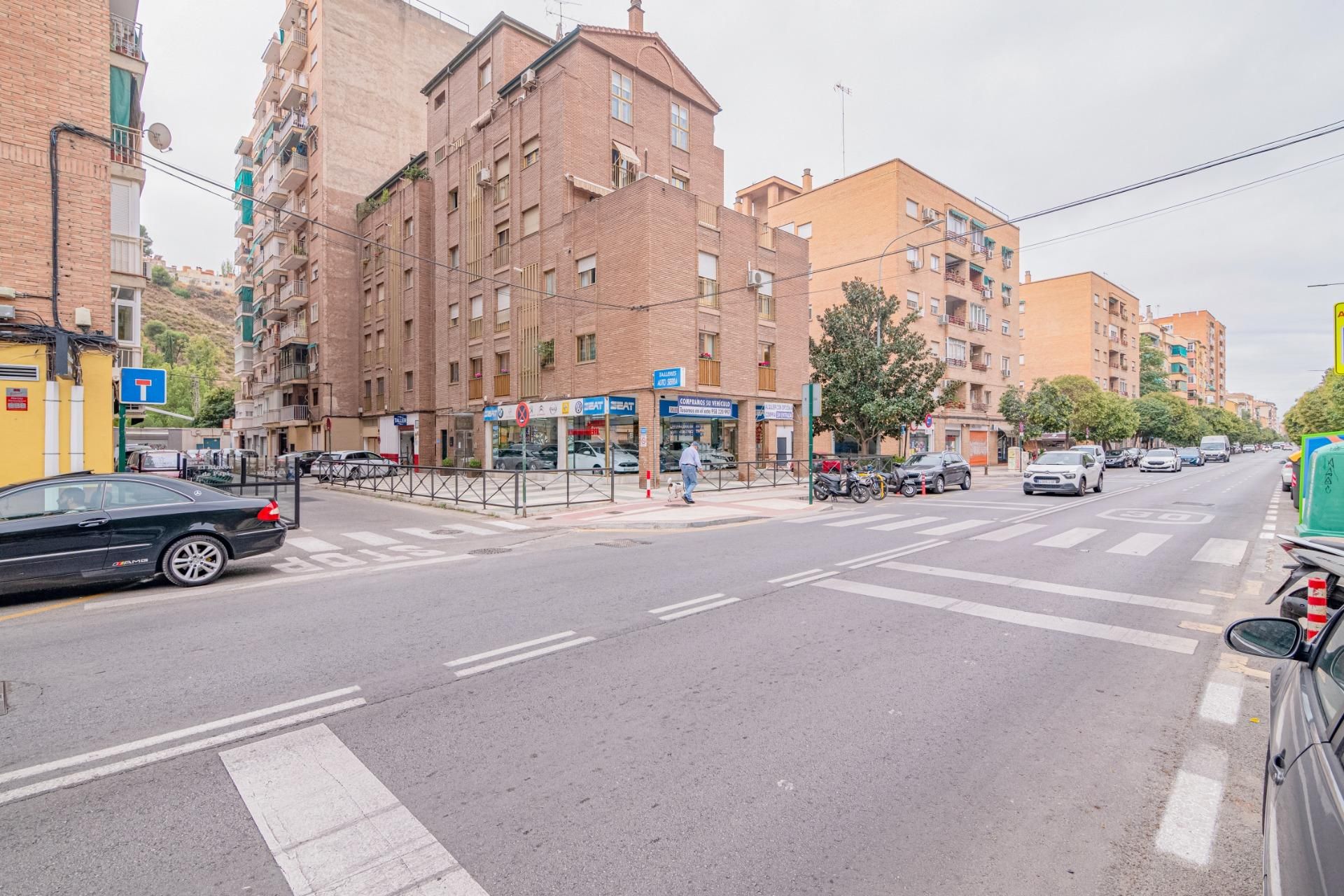 Vista exterior de Pis en venda en  Granada Capital amb Aire condicionat, Calefacció i Terrassa
