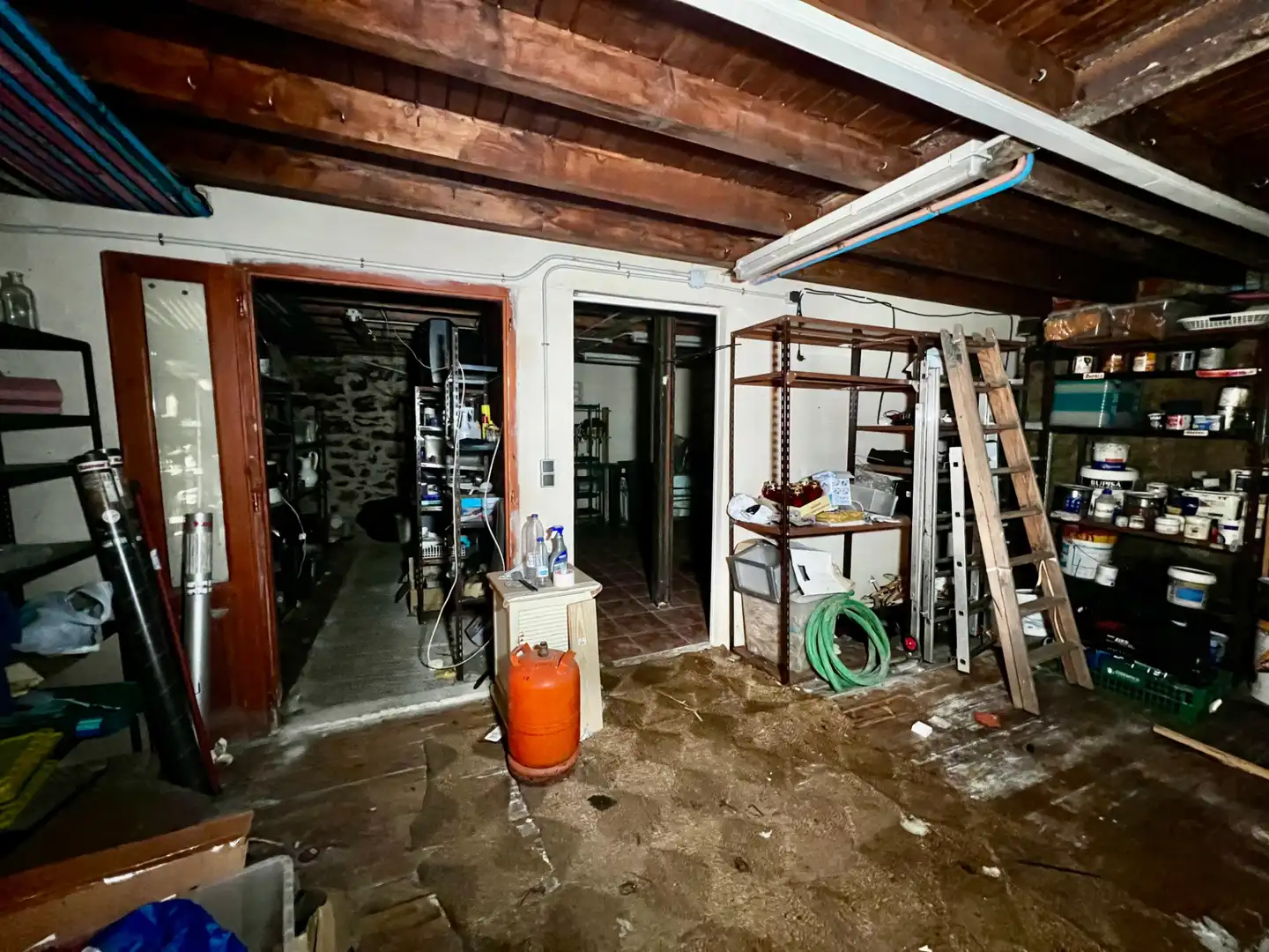 Edificio en venta en Valle de Valdelucio
