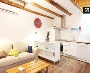 Living room of Flat to rent in  Madrid Capital  with Air Conditioner, Heating and Furnished