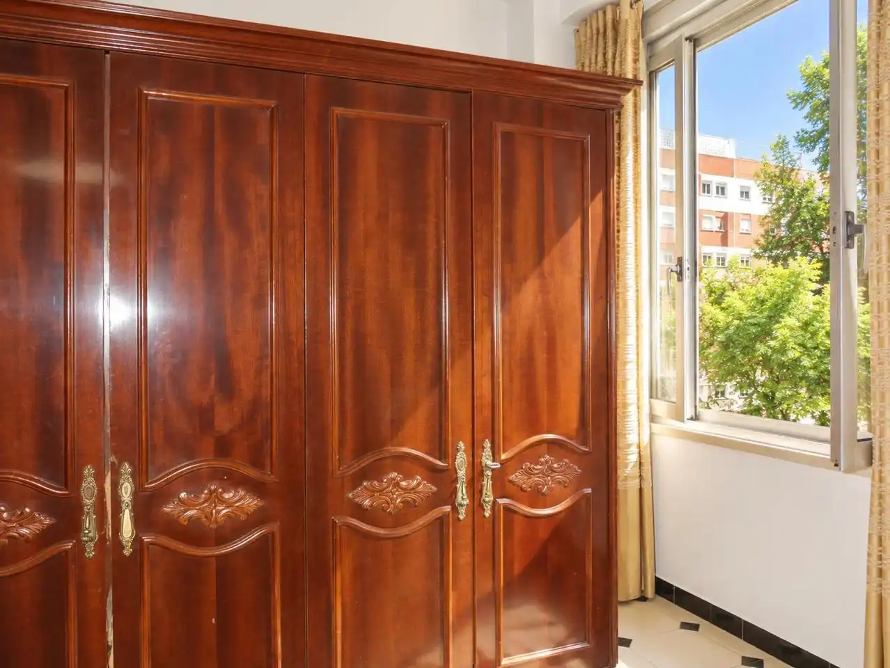 Dormitori de Pis en venda en Sevilla amb Aire condicionat, Moblat i Balcó