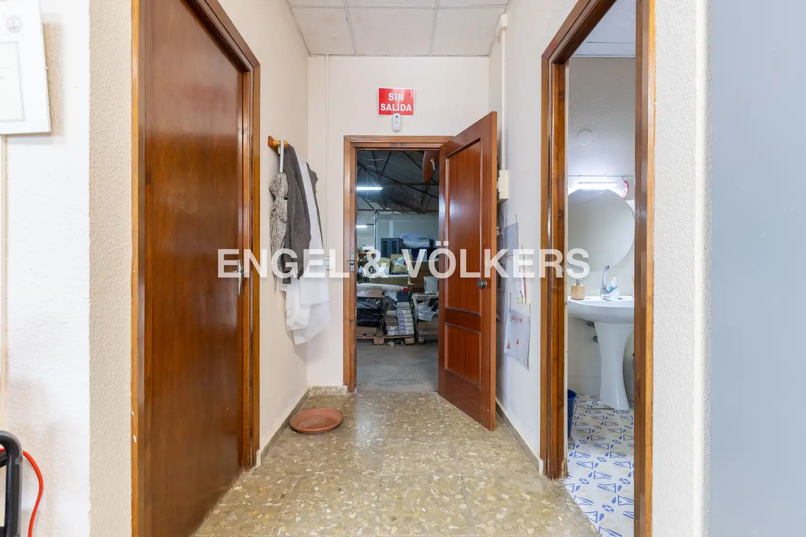 Casa rústica amb terrassa en venda a Sanlúcar la Mayor, imagen 66