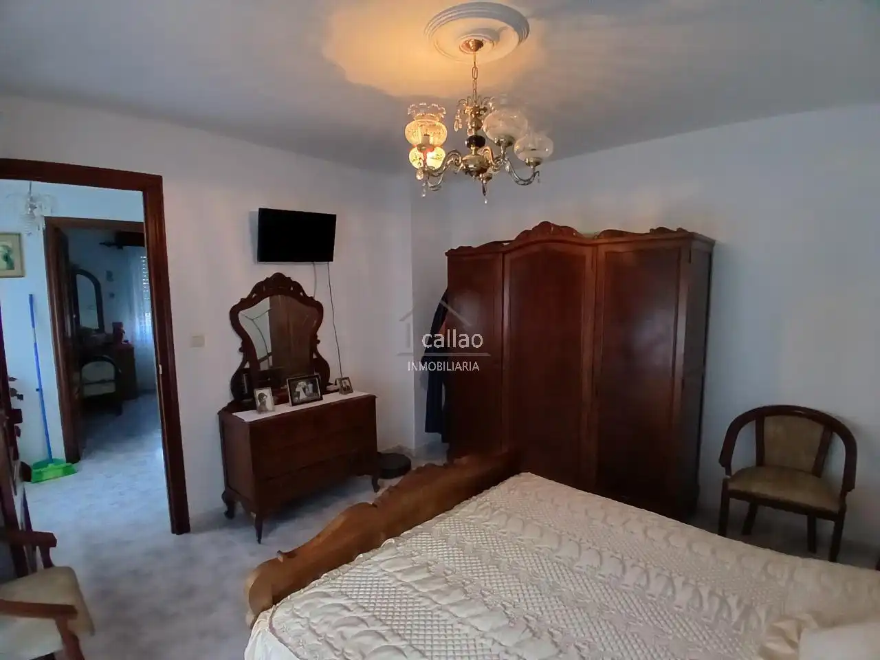 Dormitori de Casa adosada en venda en Ferrol amb Calefacció, Jardí privat i Traster