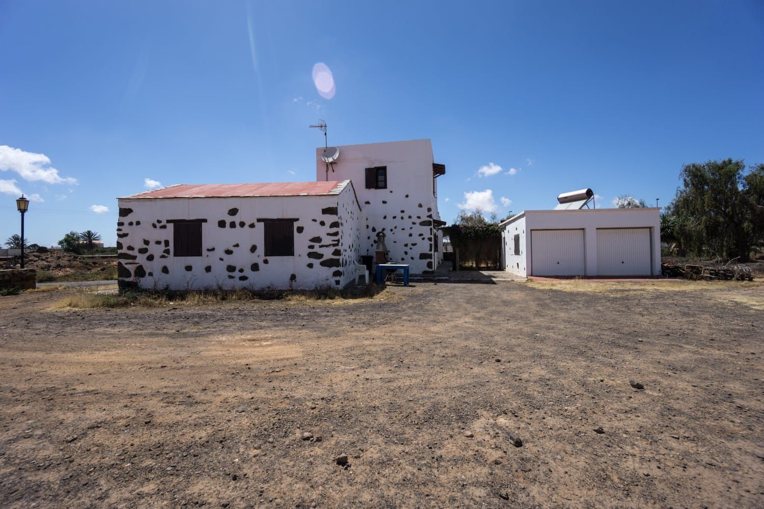 Vista exterior de Casa o xalet en venda en La Oliva amb Jardí privat