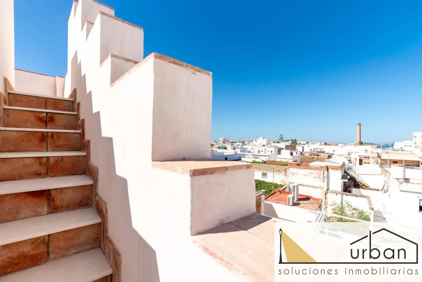 Exterior view of Houses for sale in Chipiona  with Private garden