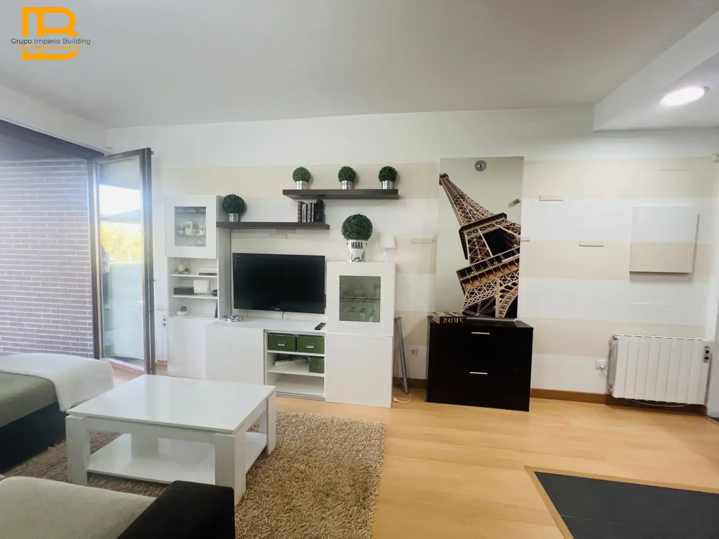 Sala de estar de Piso en venta en Villarcayo de Merindad de Castilla la Vieja con Calefacción, Parquet y Terraza