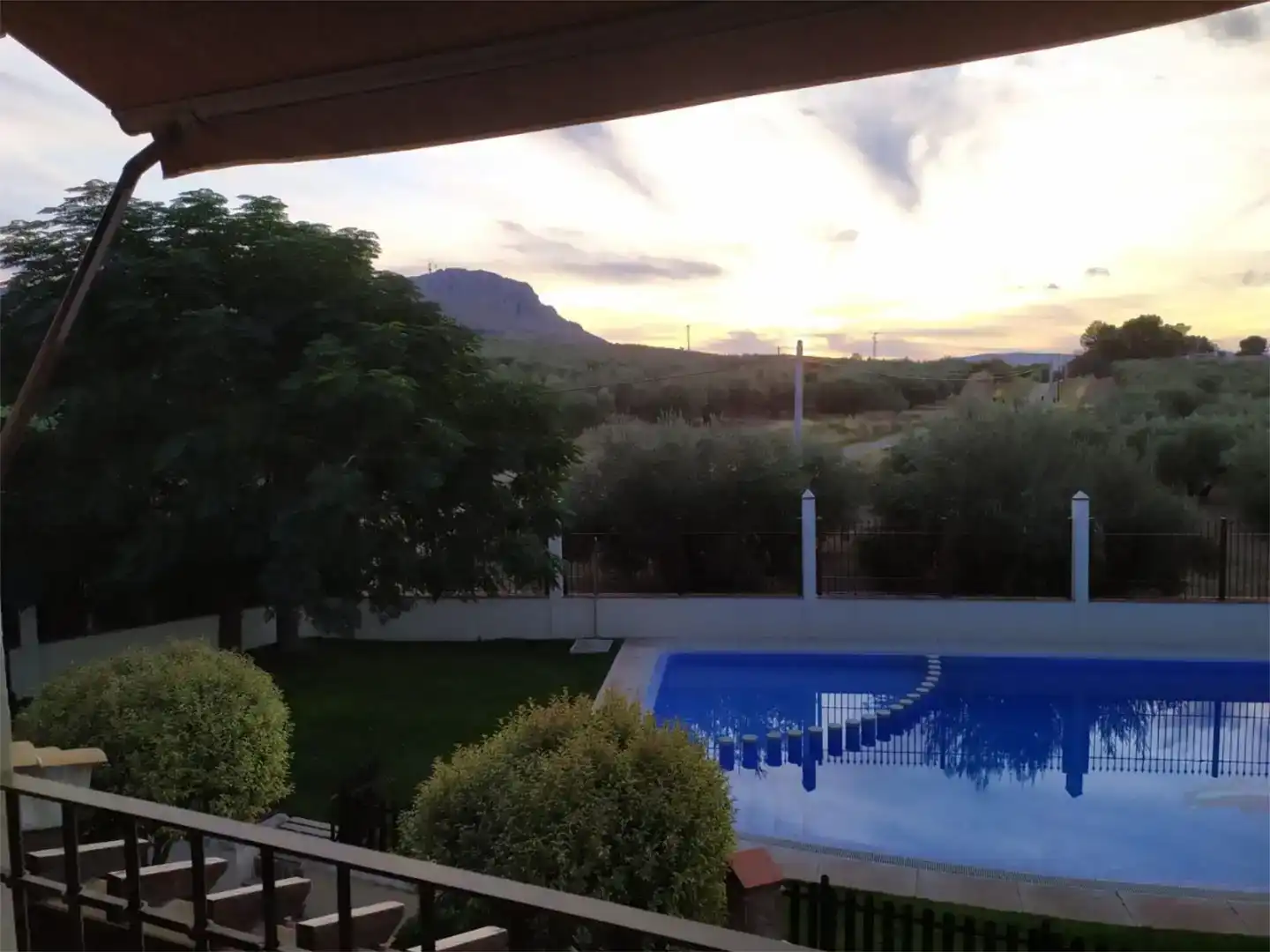 Piscina de Casa adosada en venda en Luque amb Aire condicionat, Jardí privat i Traster