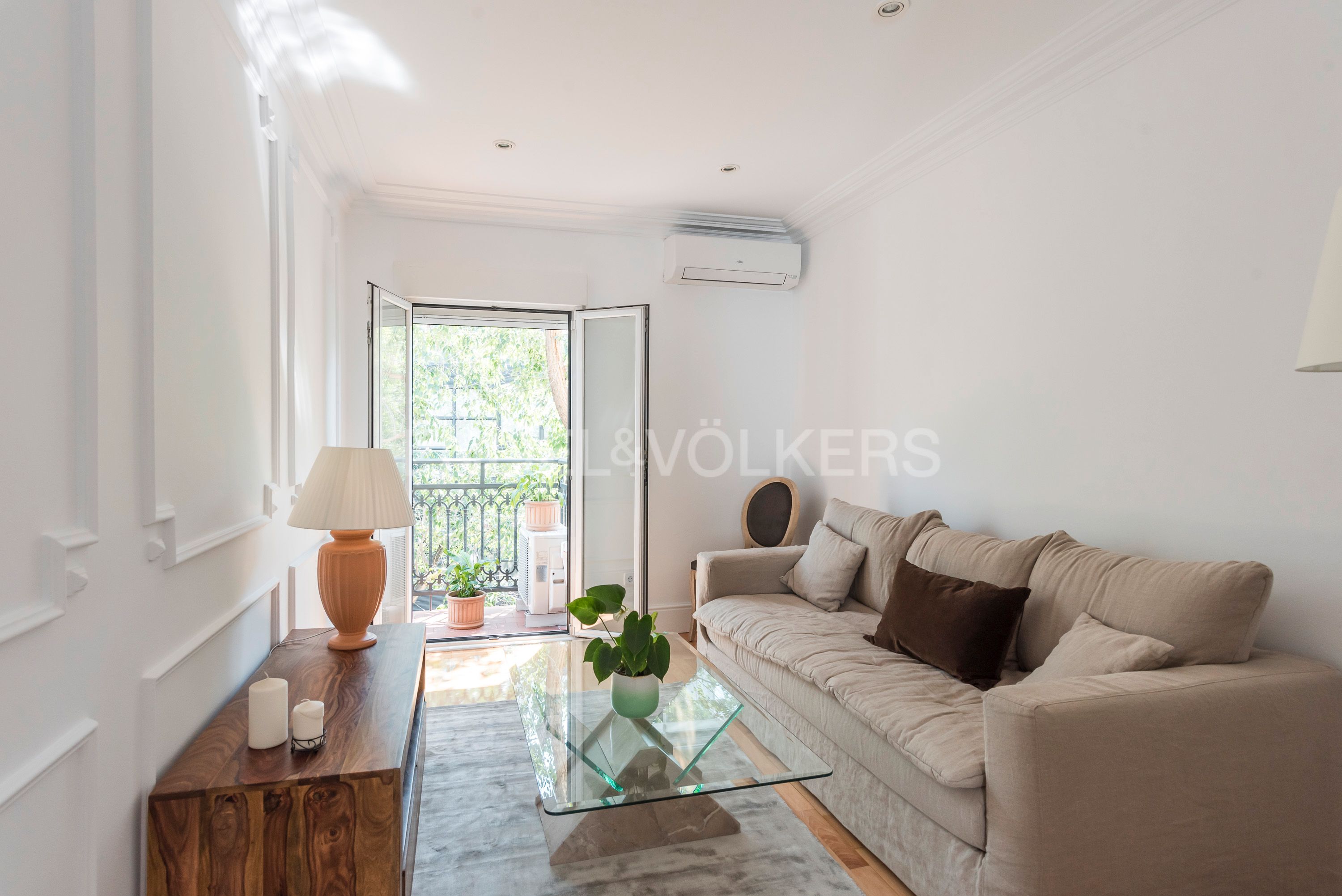 Exterior view of Apartment to rent in  Madrid Capital  with Air Conditioner, Heating and Furnished