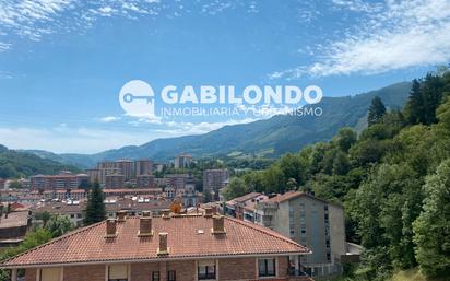 Vista exterior de Pis en venda en Elgoibar amb Terrassa, Forn i Rentadora