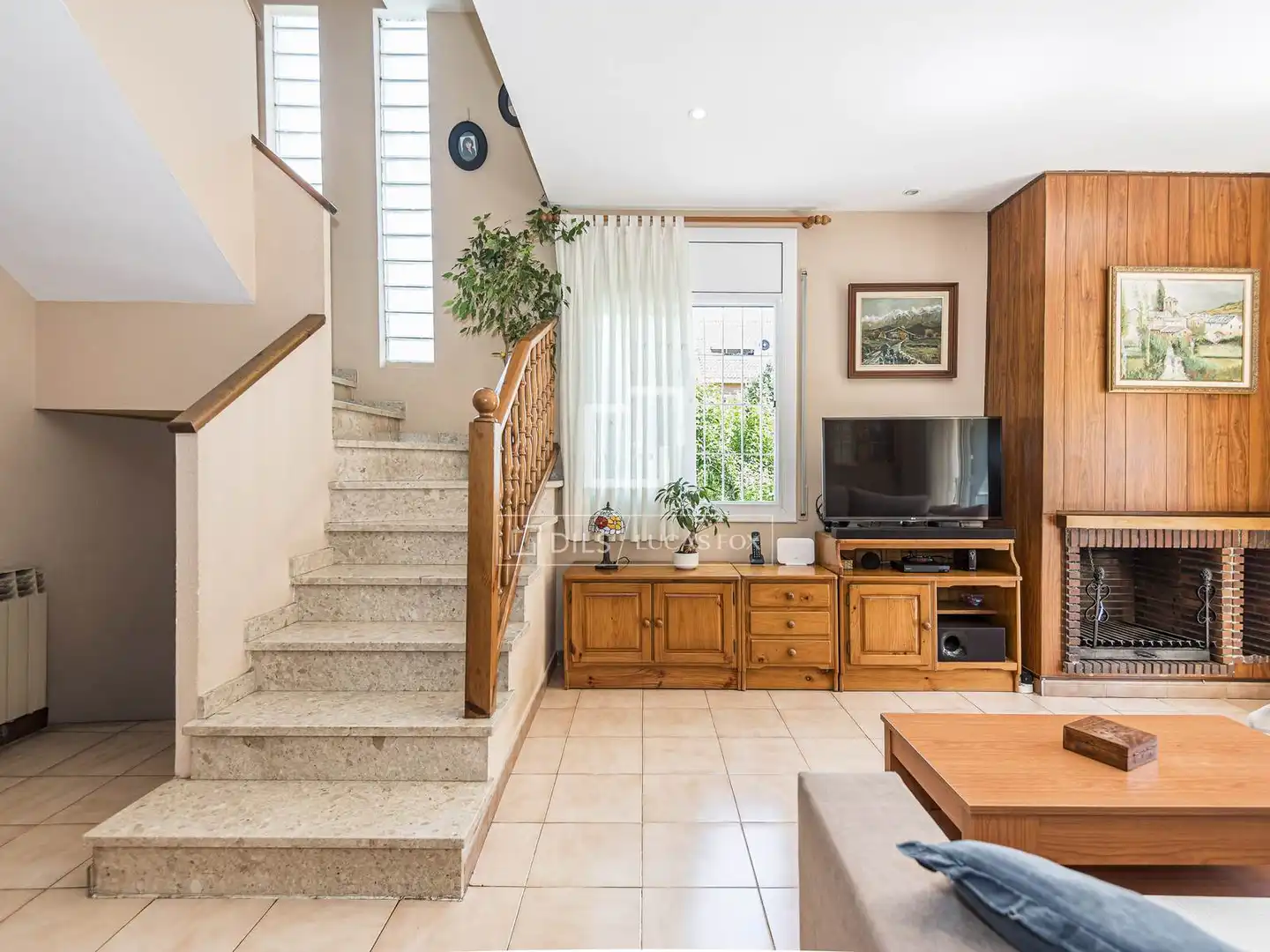 Sala d'estar de Casa o xalet en venda en Sant Cugat del Vallès amb Aire condicionat, Calefacció i Jardí privat