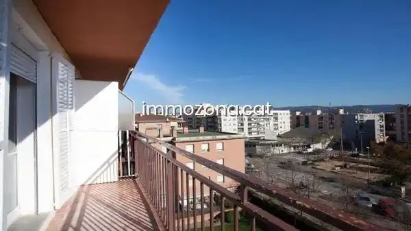Vista exterior de Apartament en venda en Girona
