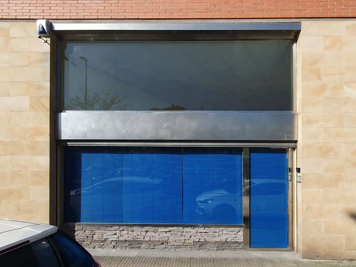 Vista exterior de Local en venta en Santander con Parquet, Amueblado y Alarma
