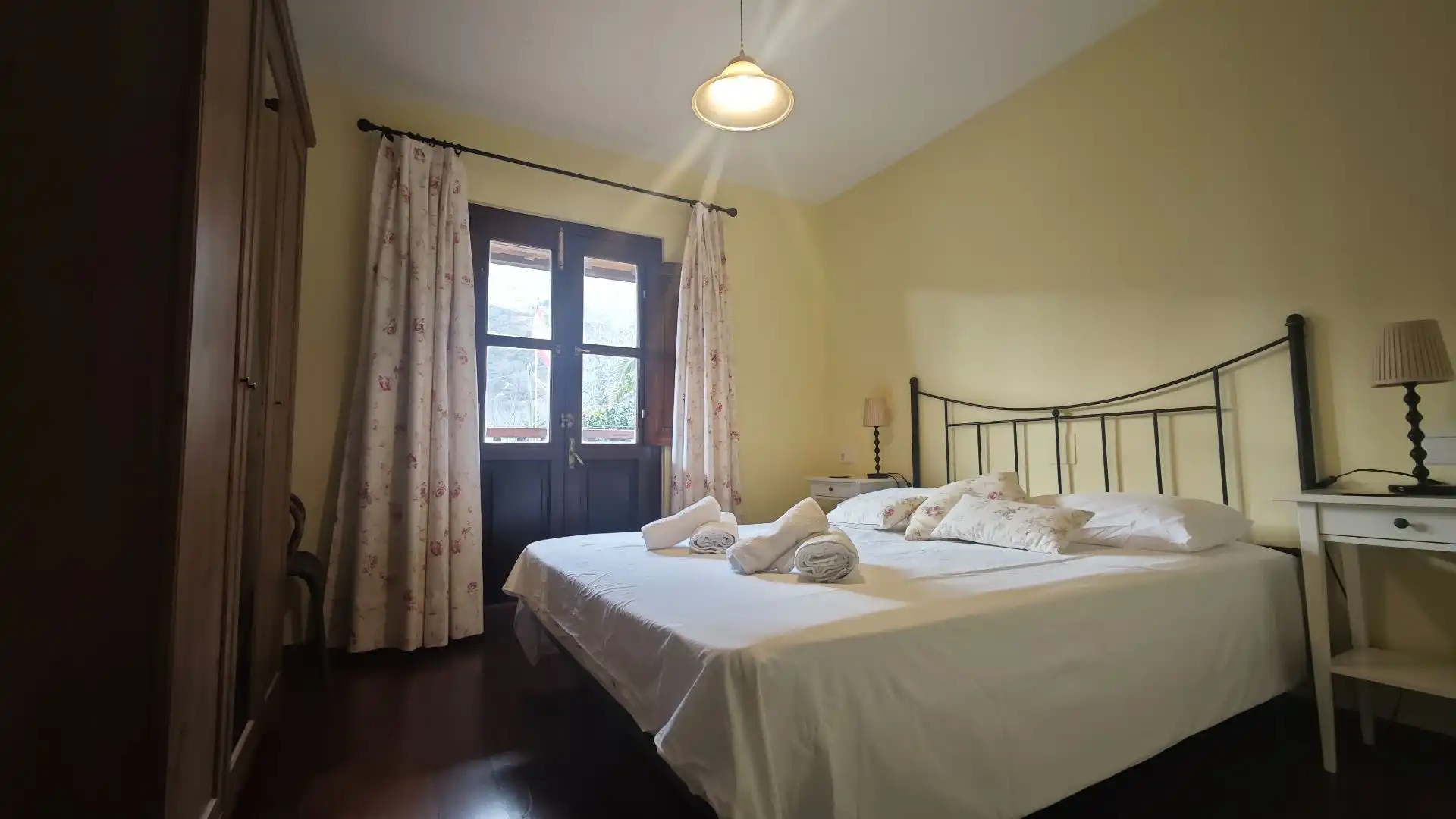 Habitación de Casa o chalet en venta en Llanes con Calefacción, Jardín privado y Terraza