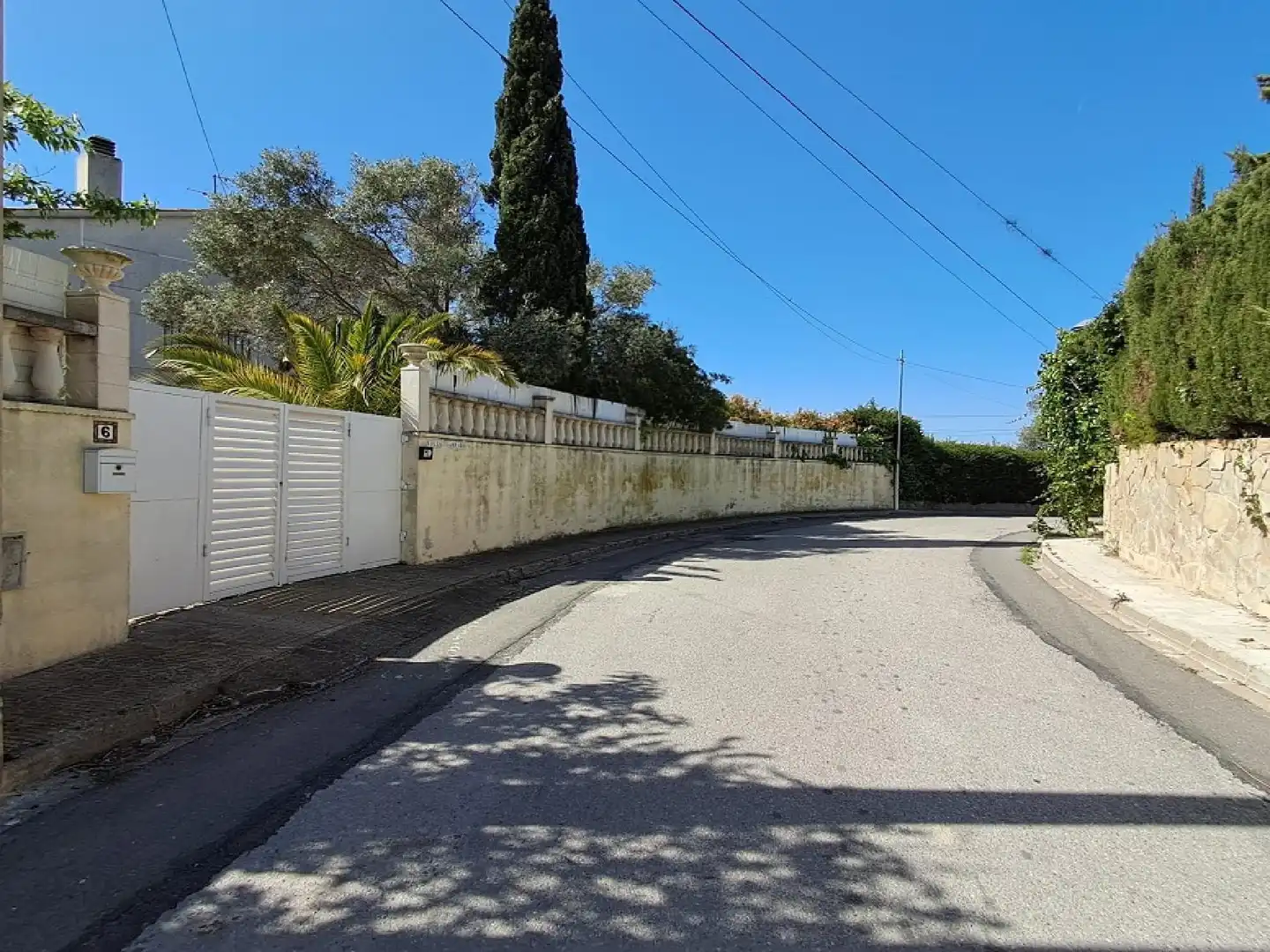 Vista exterior de Casa o xalet en venda en Calafell amb Jardí privat, Terrassa i Piscina comunitària
