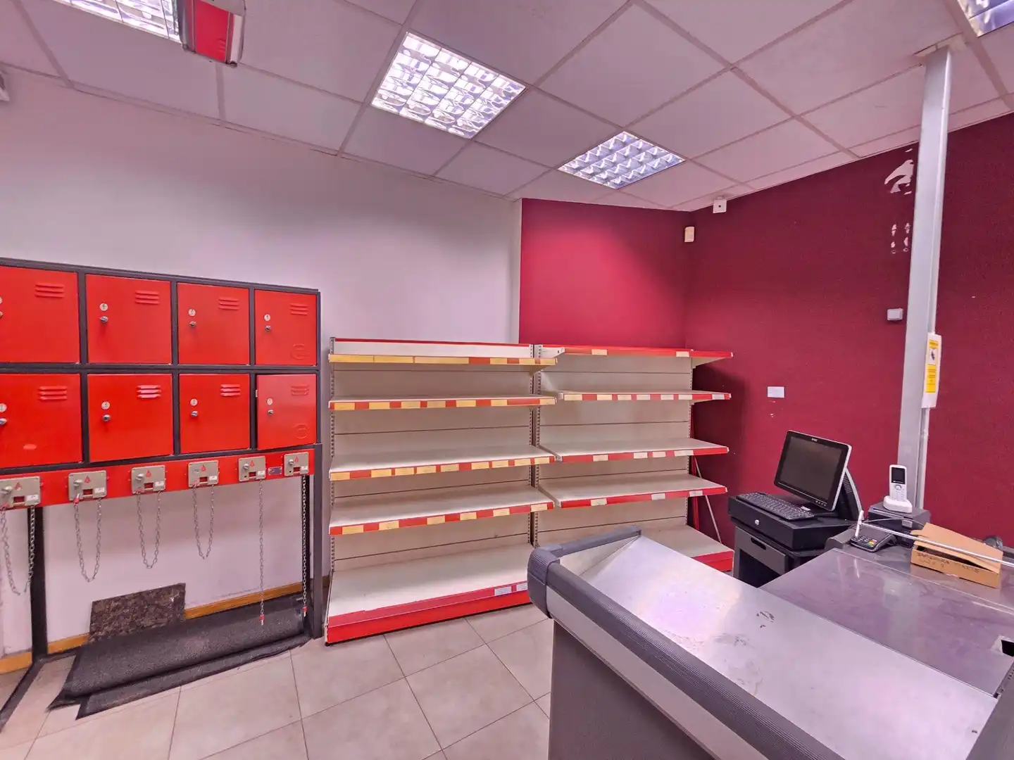 Local comercial en venta en Avenida de Francesc Macià, imagen 3