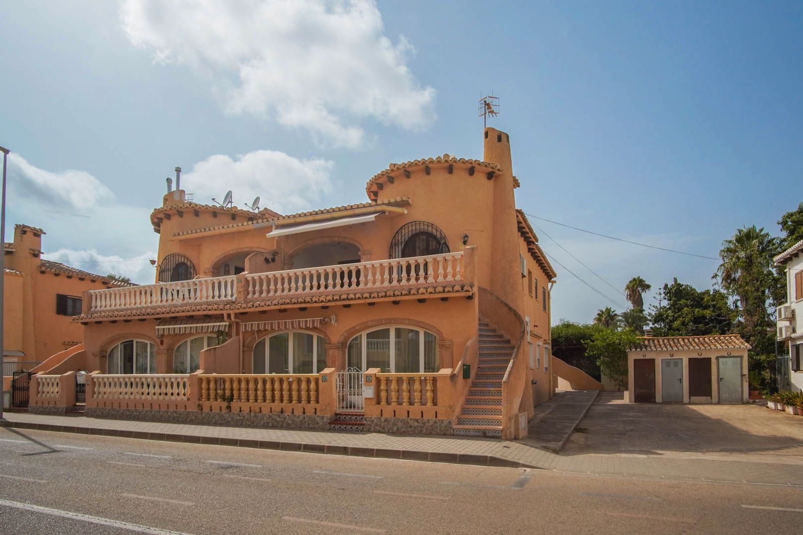 Exterior view of Flat for sale in Dénia  with Air Conditioner, Terrace and Swimming Pool