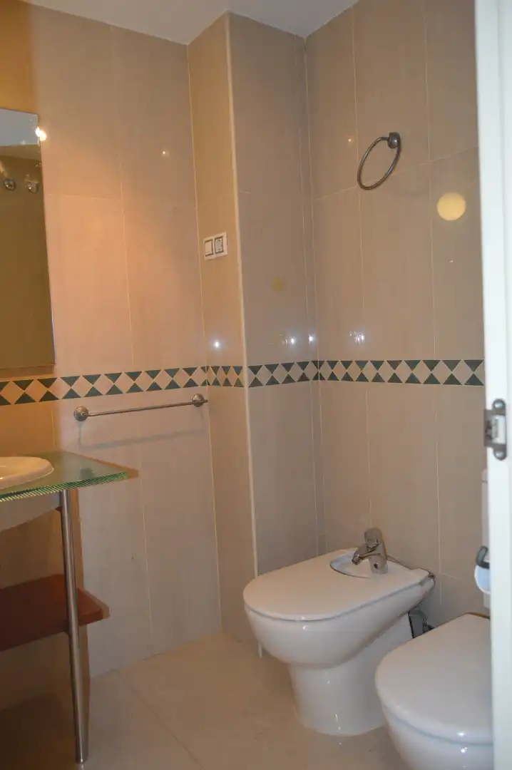 Badezimmer von Wohnung zur Miete in Madrid mit Klimaanlage, Heizung und Parkett