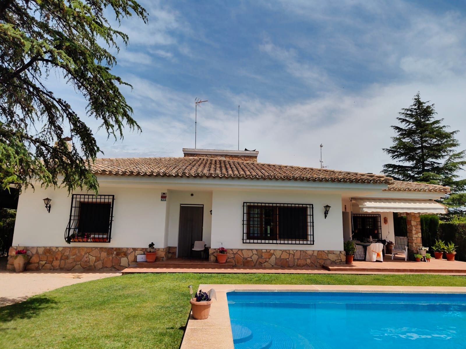 Exterior view of House or chalet for sale in  Albacete Capital  with Heating, Private garden and Swimming Pool
