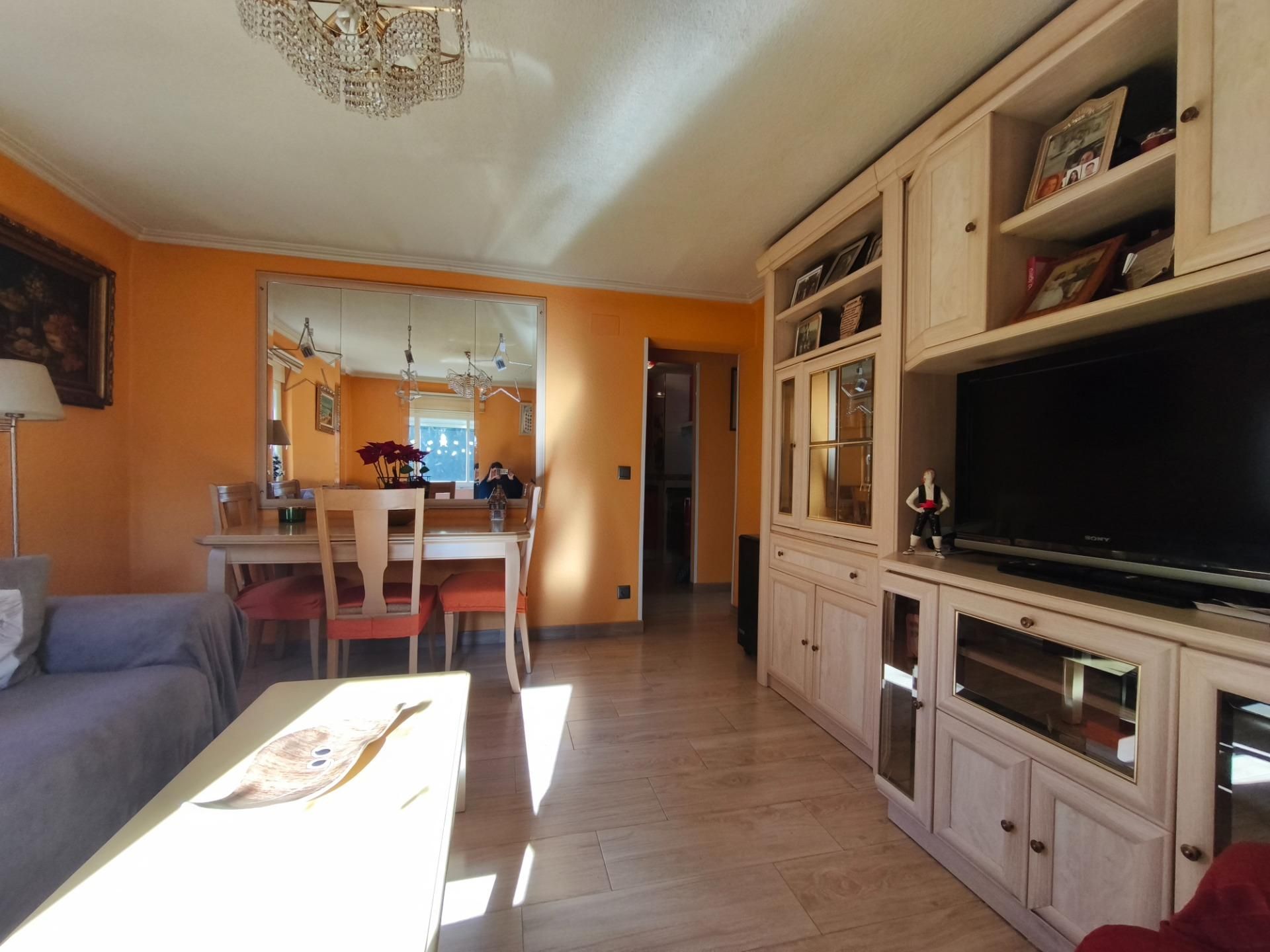 Sala de estar de Piso en venta en  Madrid Capital con Balcón