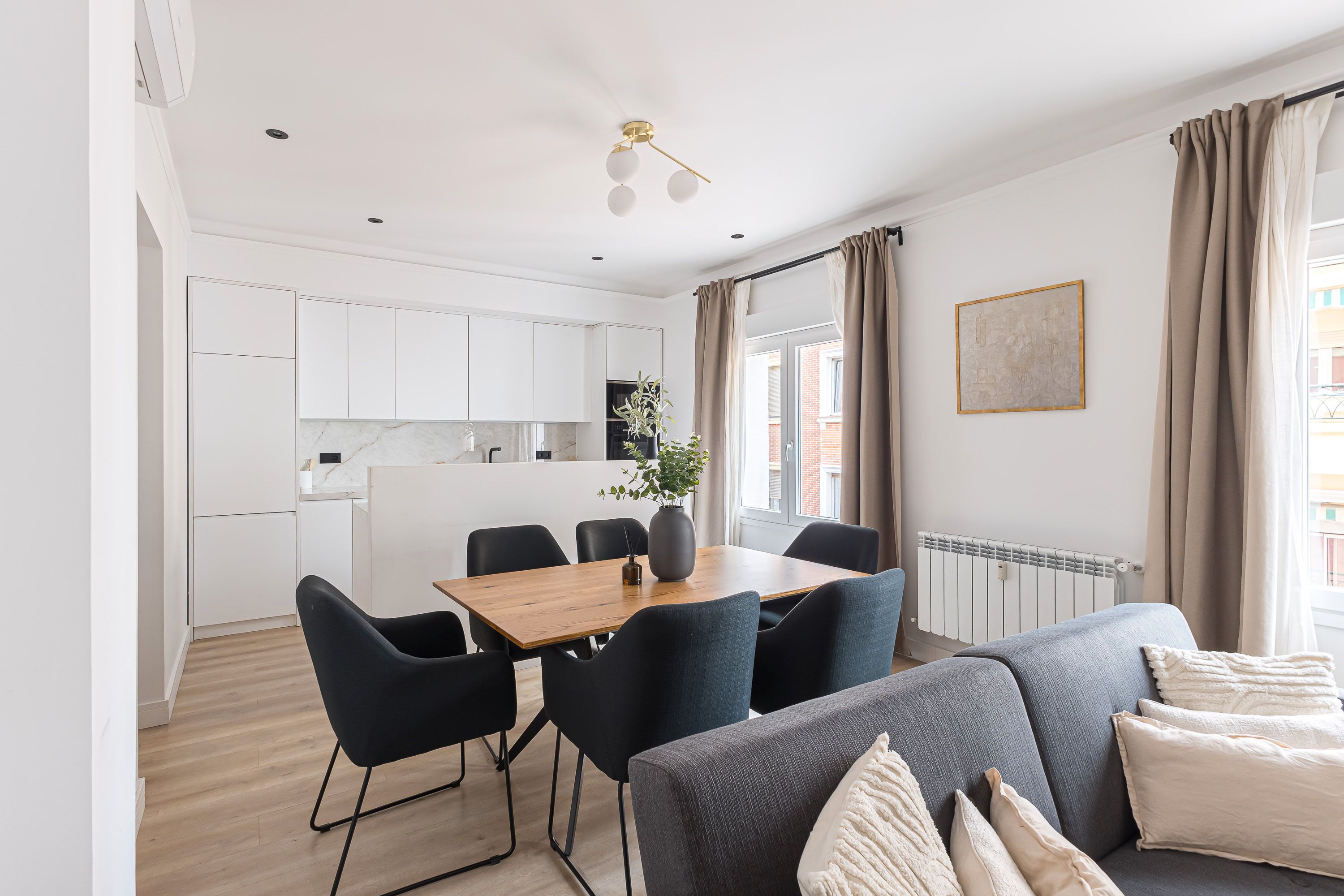 Dining room of Apartment to rent in  Madrid Capital  with Air Conditioner, Heating and Parquet flooring