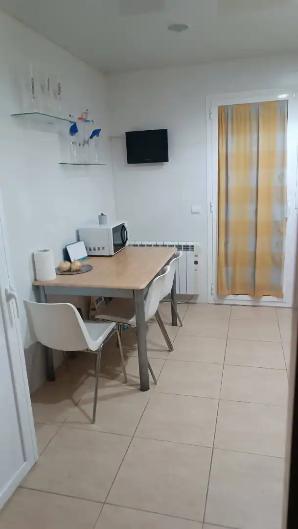 Küche von Wohnung zum Verkauf in Montbrió del Camp mit Klimaanlage, Heizung und Privatgarten