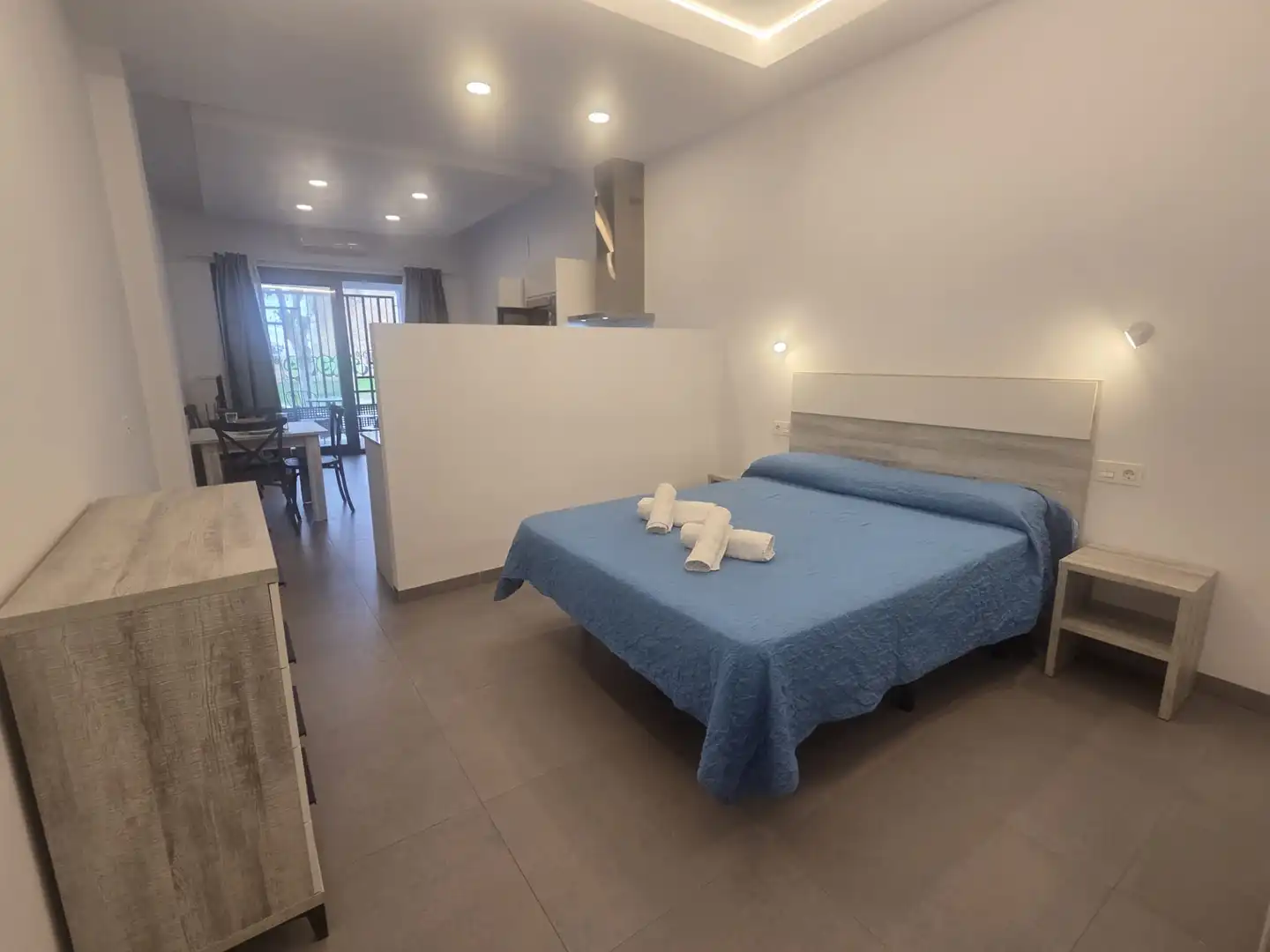 Dormitori de Apartament de lloguer en Conil de la Frontera amb Aire condicionat, Calefacció i Moblat