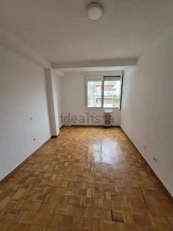 Bedroom of Flat for sale in Madrid  with Heating, Parquet flooring and Terrace