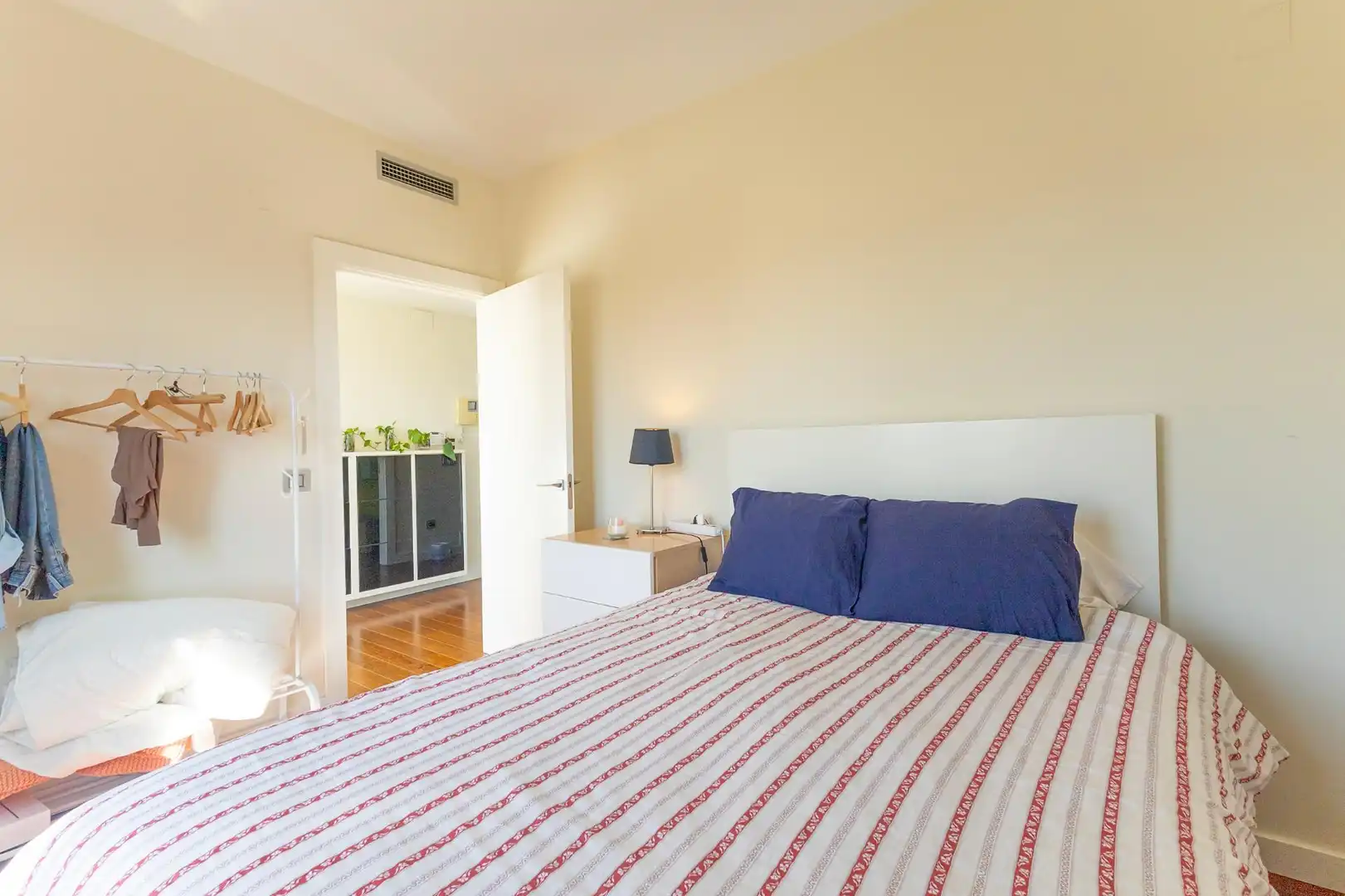 Dormitori de Casa o xalet en venda en Alicante / Alacant amb Aire condicionat, Calefacció i Jardí privat