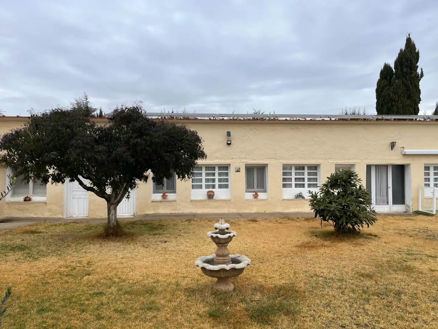 Vista exterior de Casa o xalet en venda en Zaragoza amb Aire condicionat, Calefacció i Jardí privat