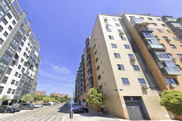 Piso en Venta en  MAQUINILLA en Palomeras Sureste