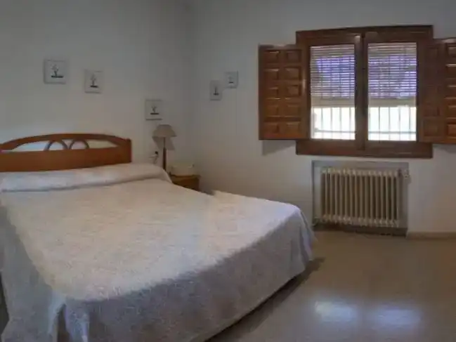 Dormitori de Pis en venda en Onil amb Jardí privat, Traster i Piscina