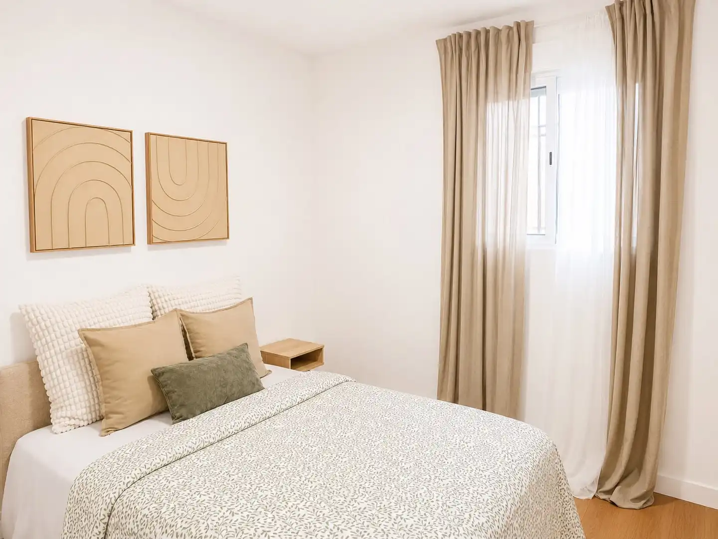 Habitación de Planta baja en venta en Madrid