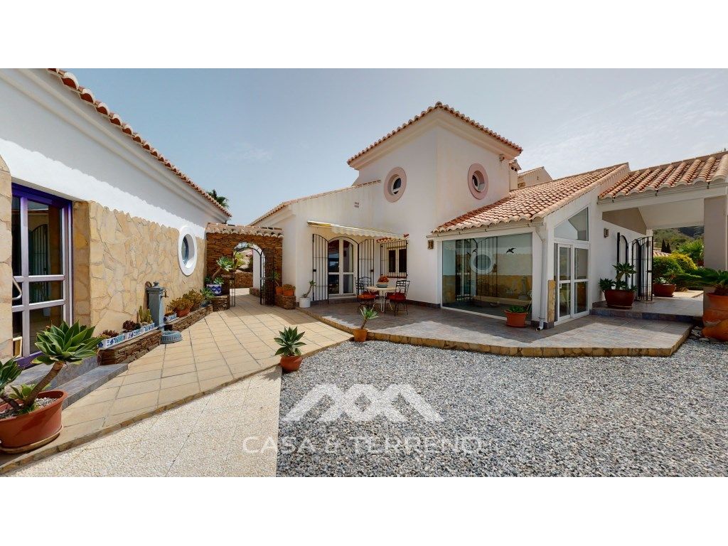 Vista exterior de Casa o xalet en venda en Sayalonga amb Aire condicionat, Jardí privat i Terrassa