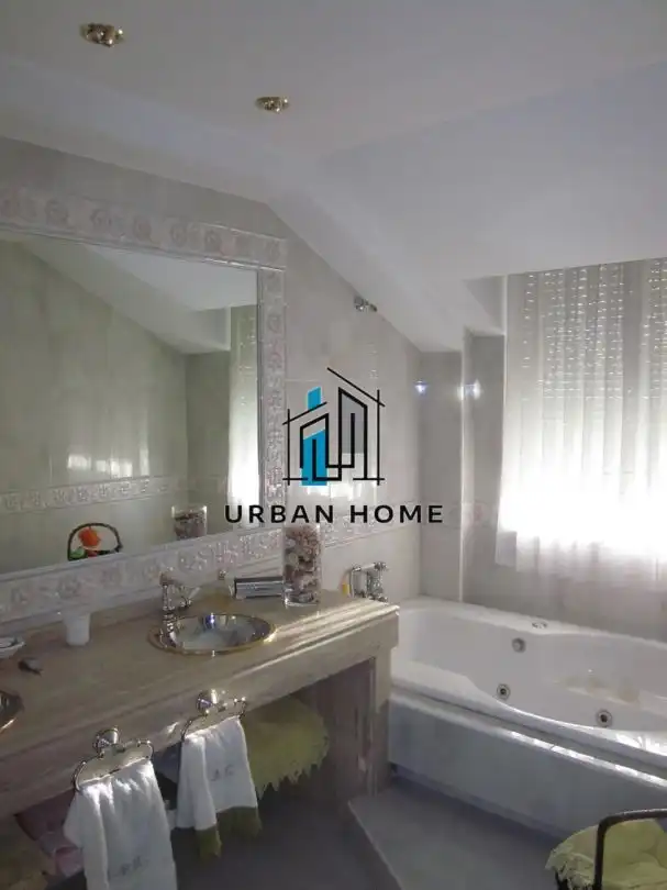Baño de Casa o chalet en venta en Valdefresno con Calefacción, Jardín privado y Terraza