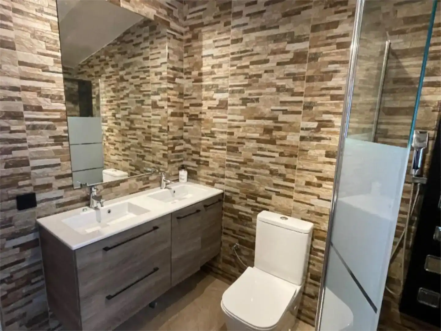 Baño de Piso en venta en L'Ametlla de Mar  con Aire acondicionado, Jardín privado y Trastero