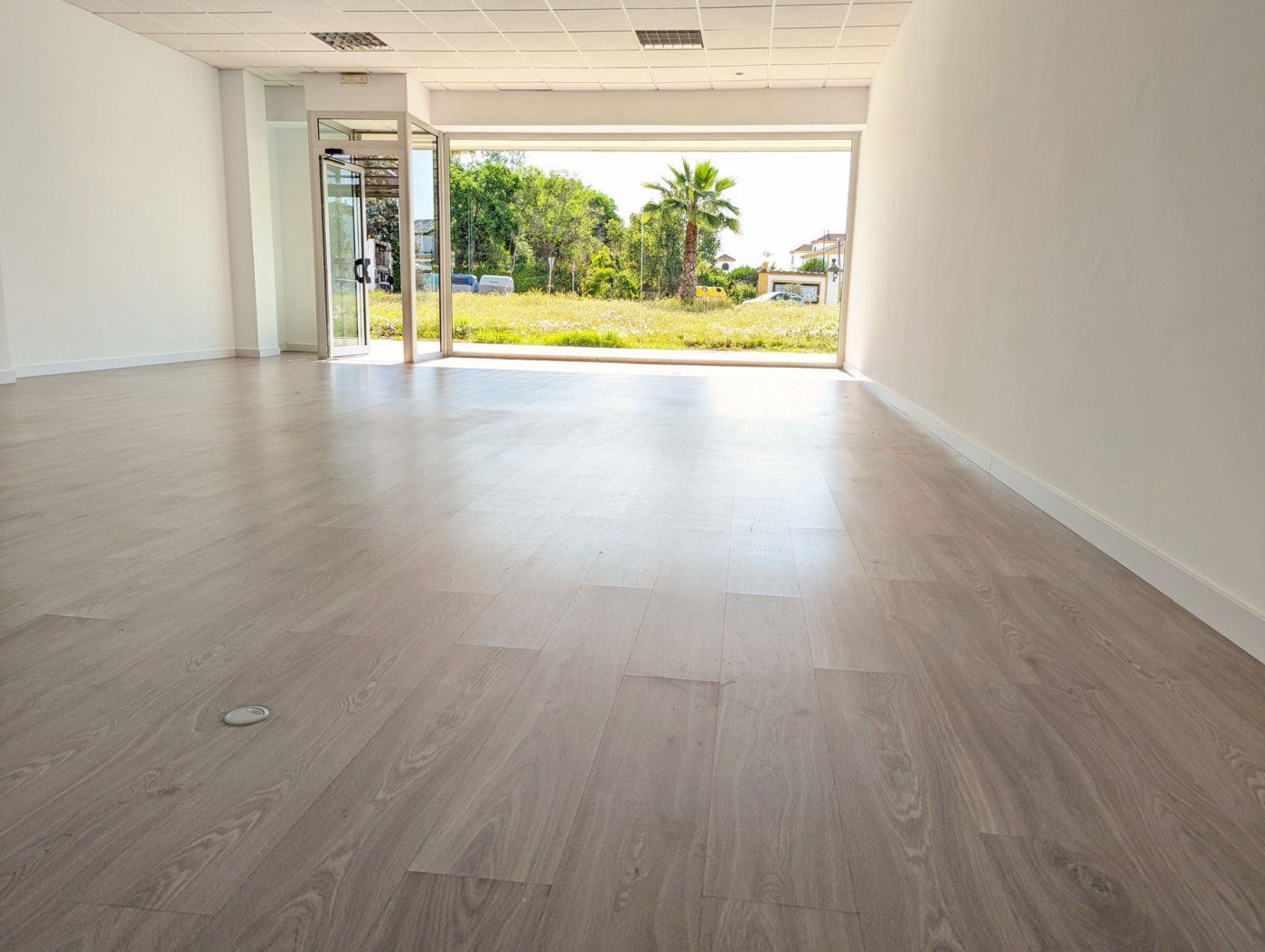 Local de alquiler en Sanlúcar la Mayor