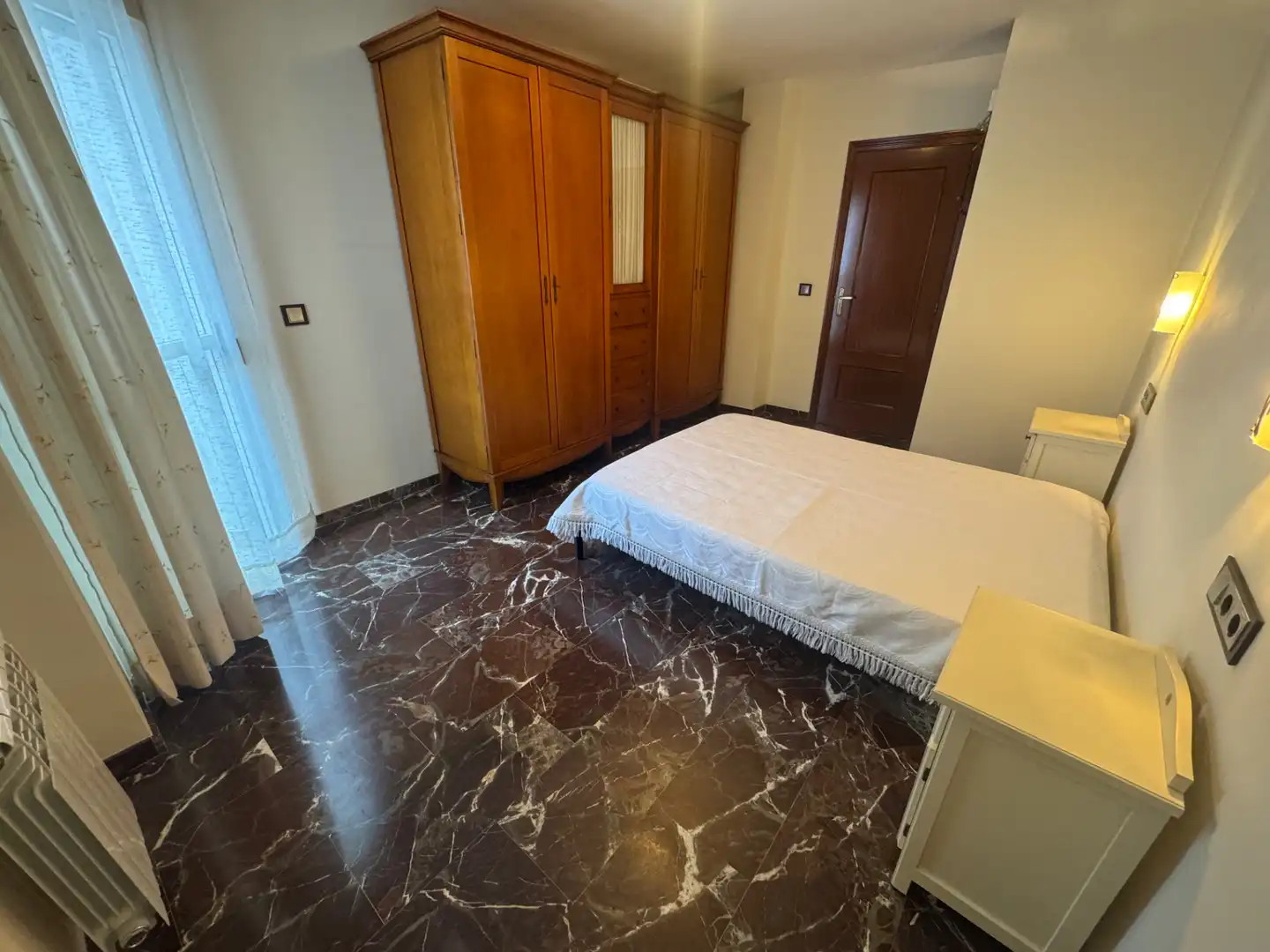 Habitación de Piso de alquiler en Jaén con Aire acondicionado, Calefacción y Trastero