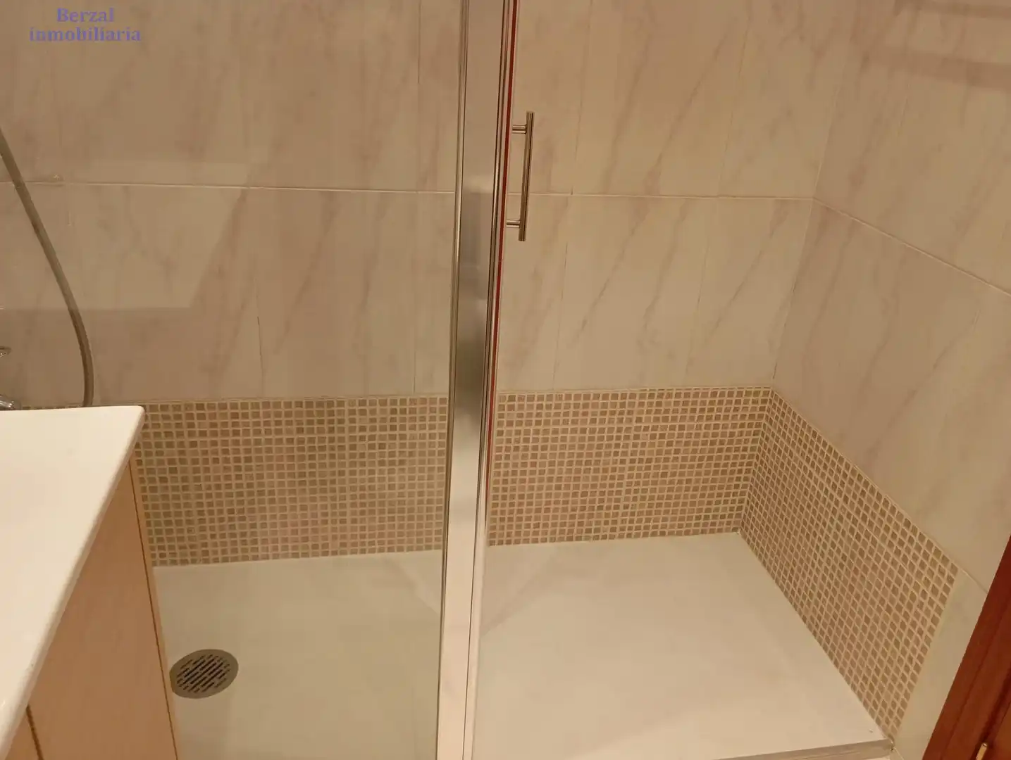 Baño de Piso de alquiler en  Logroño con Calefacción, Jardín privado y Terraza