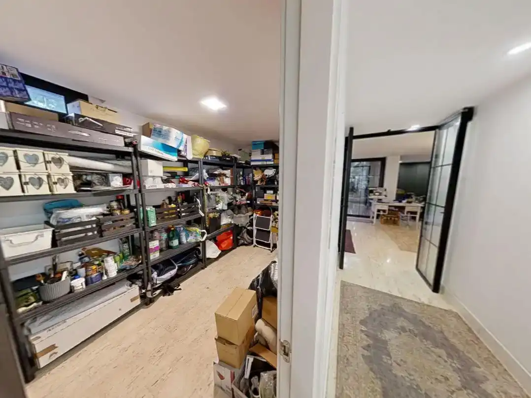 Flat for sale in Boadilla del Monte  with Air Conditioner, Private garden and Parquet flooring