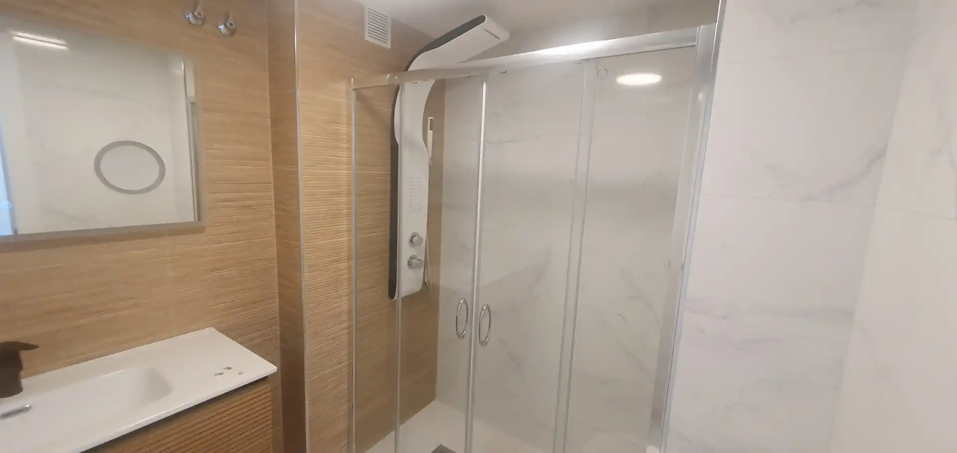 Bany de Pis en venda en Fuengirola amb Moblat