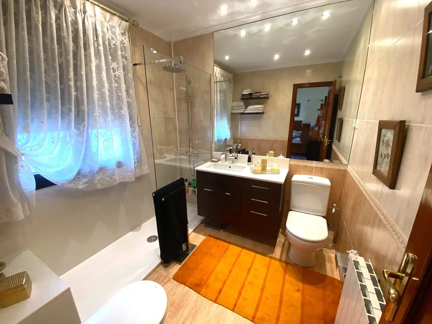 Bathroom of Houses for sale in Castro-Urdiales  with Heating, Private garden and Parquet flooring